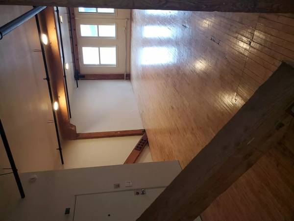 Listing photo 1 of 5