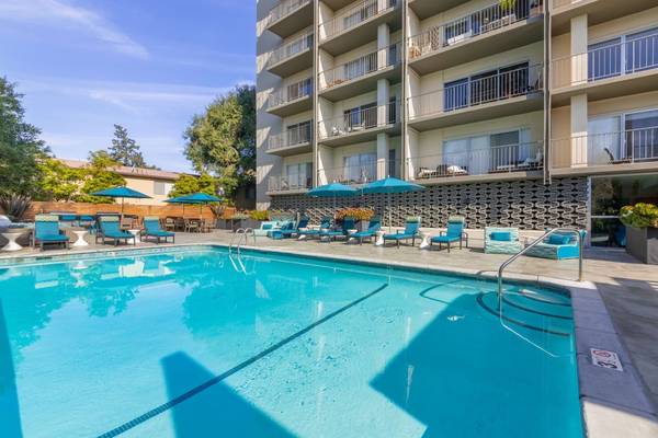 Listing photo 1 of 5