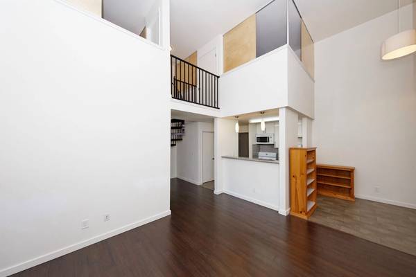 Listing photo 1 of 5