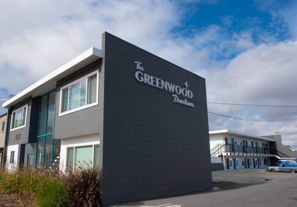 Listing photo 1 of 5