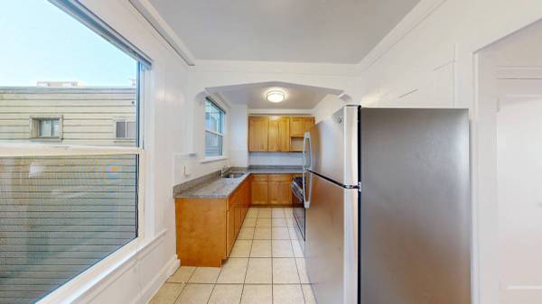 Listing photo 1 of 5