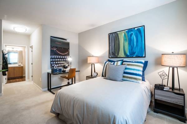 Listing photo 1 of 5