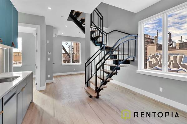 Listing photo 1 of 5