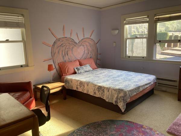 Listing photo 1 of 5