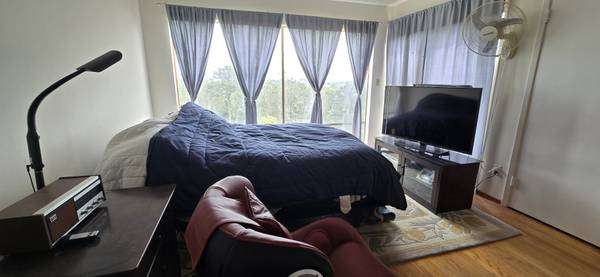 Listing photo 1 of 5