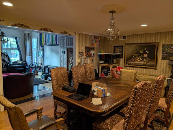 Listing photo 1 of 3