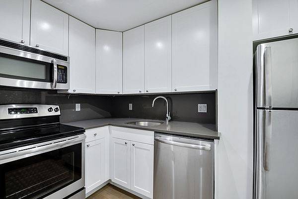 Listing photo 1 of 4