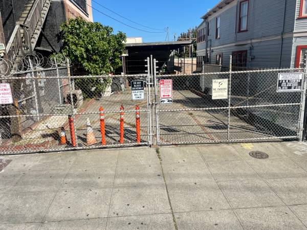 Listing photo 1 of 2