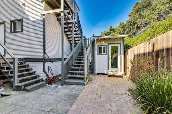 Listing photo 1 of 5