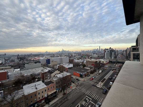 Listing photo 1 of 5