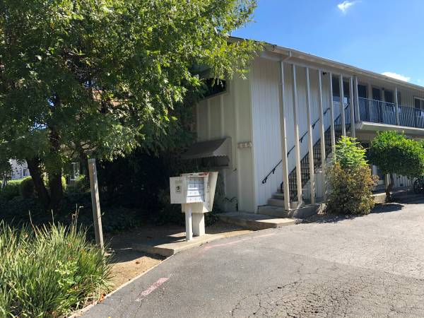 Listing photo 1 of 5