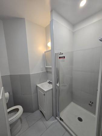 Listing photo 1 of 4