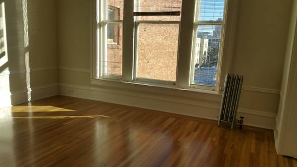 Listing photo 1 of 5