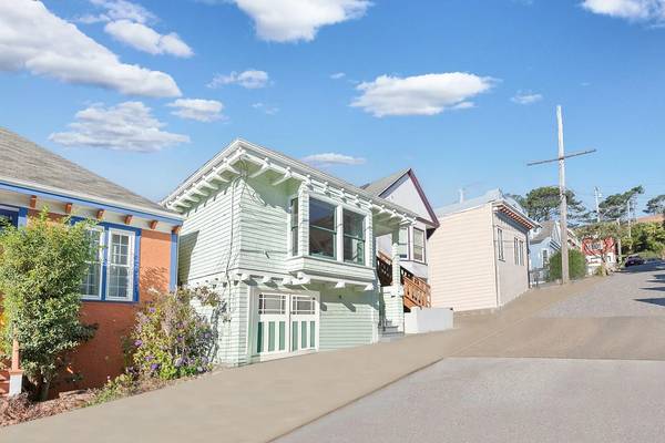 Listing photo 1 of 5