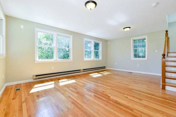 Listing photo 1 of 4