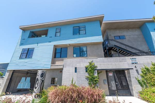 Listing photo 1 of 5