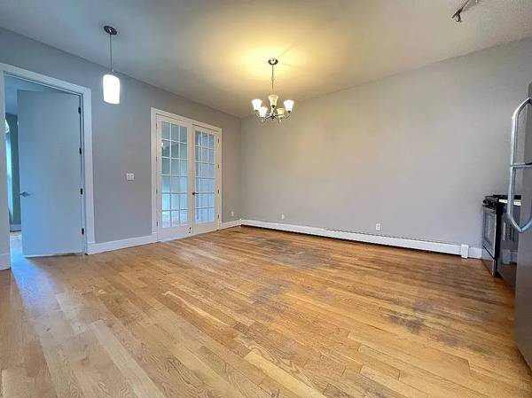 Listing photo 1 of 5