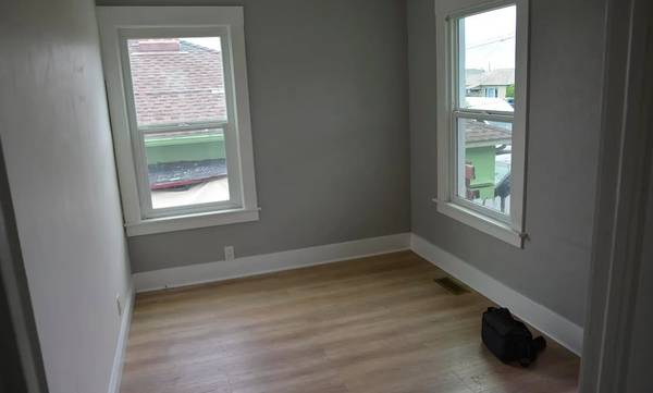 Listing photo 1 of 5