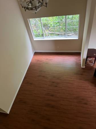 Listing photo 1 of 2