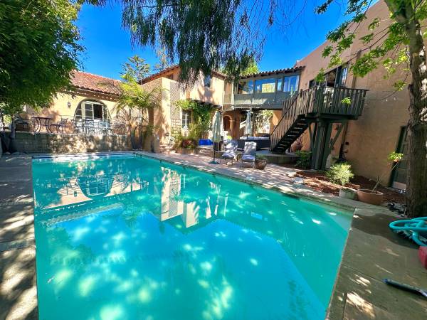 Listing photo 1 of 5