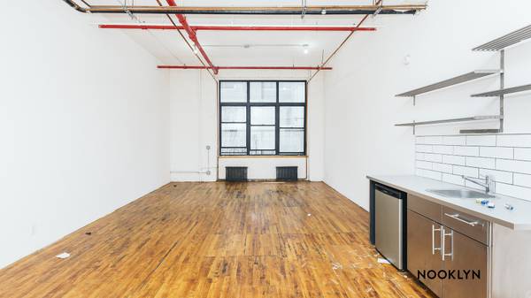 Listing photo 1 of 4