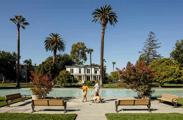 Listing photo 1 of 5