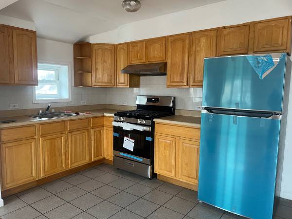 Listing photo 1 of 5