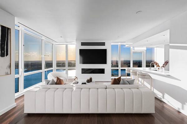 Listing photo 1 of 5