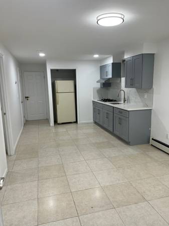 Listing photo 1 of 5