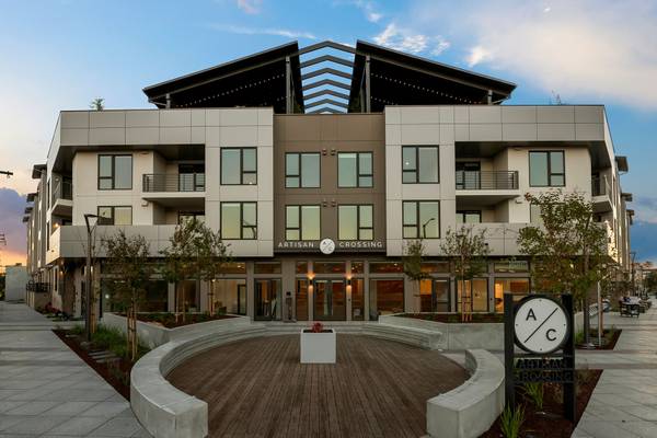 Listing photo 1 of 5