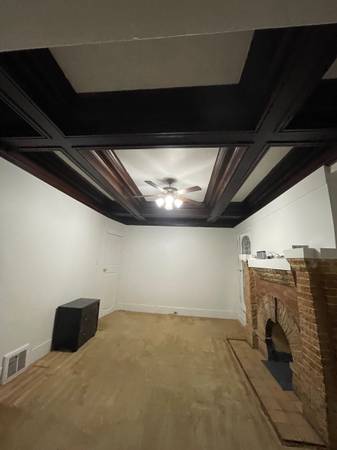 Listing photo 1 of 4