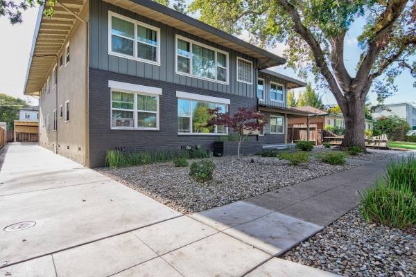 Listing photo 1 of 5