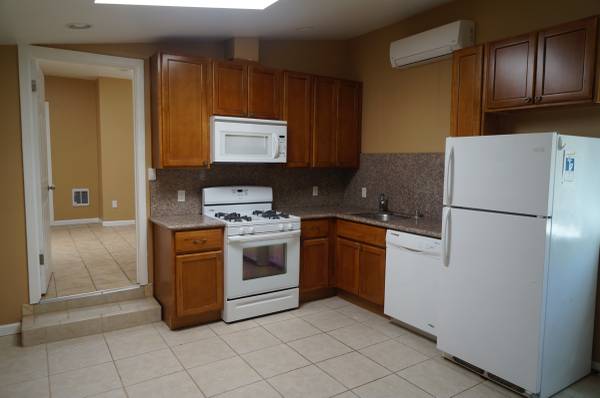 Listing photo 1 of 5