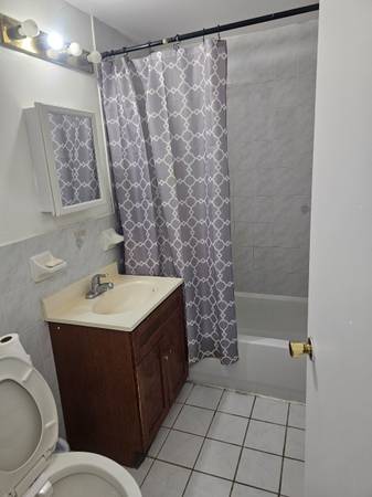 Listing photo 1 of 4
