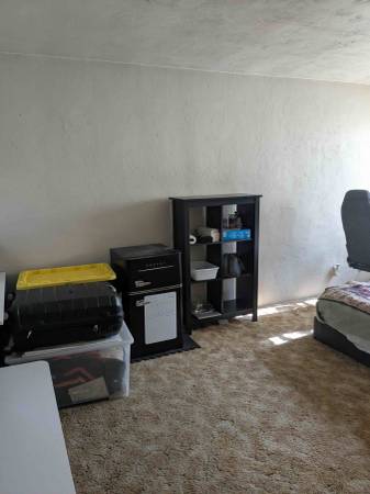 Listing photo 1 of 4