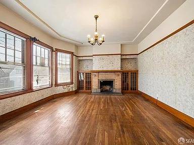 Listing photo 1 of 5
