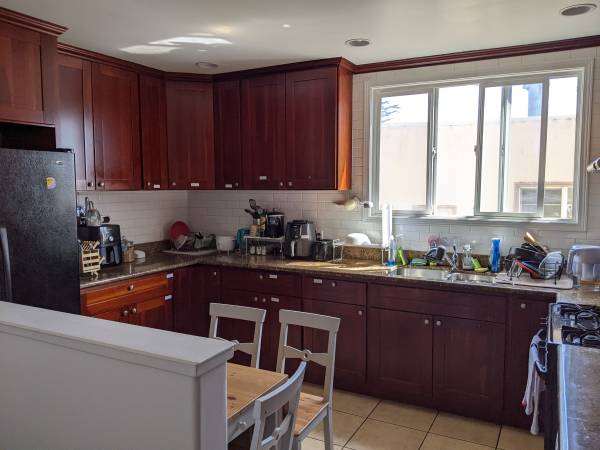 Listing photo 1 of 4