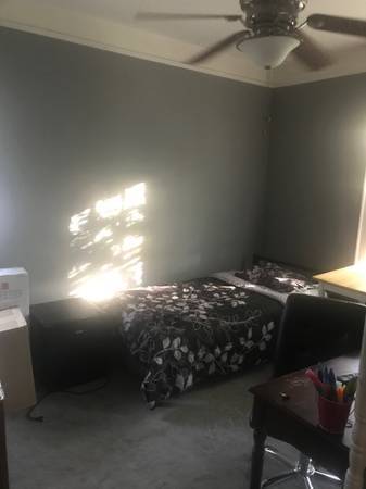 Listing photo 1 of 4