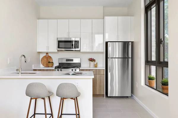 Listing photo 1 of 5