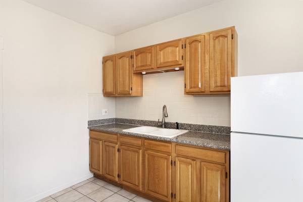 Listing photo 1 of 5