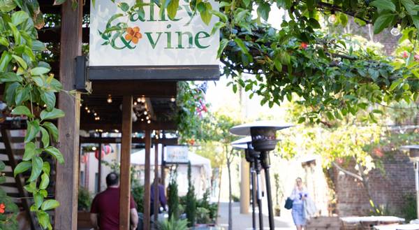 Listing photo 1 of 5