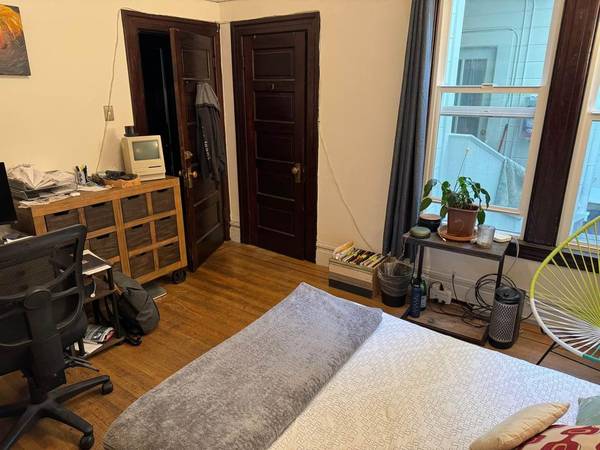 Listing photo 1 of 5