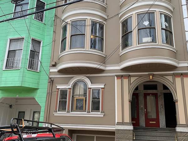 Listing photo 1 of 5