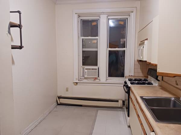 Listing photo 1 of 5