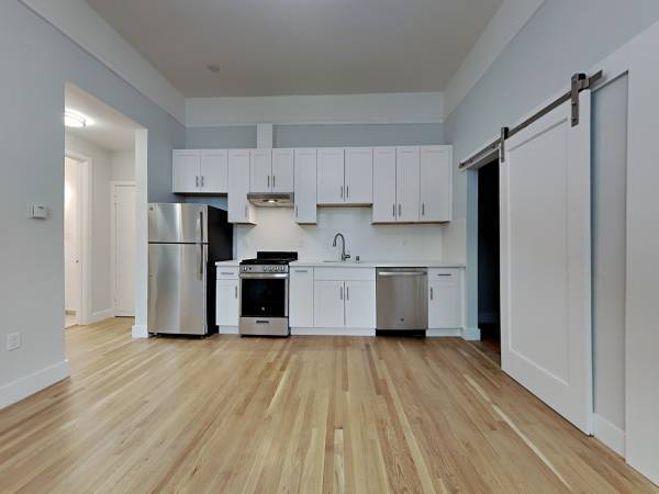 Listing photo 1 of 5