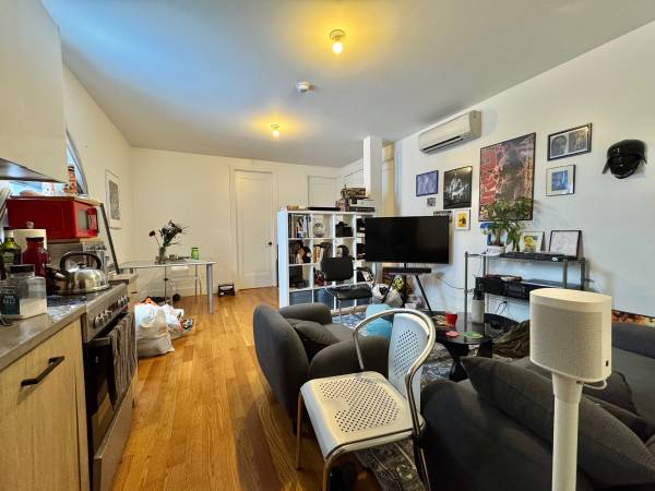 Listing photo 1 of 5