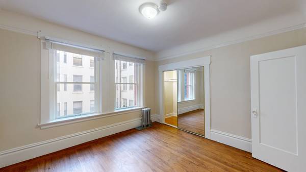 Listing photo 1 of 5