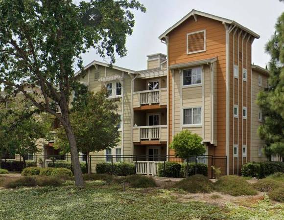 Listing photo 1 of 5