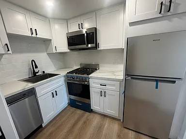 Listing photo 1 of 5