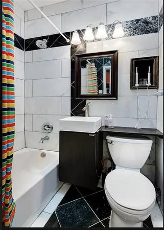 Listing photo 1 of 5